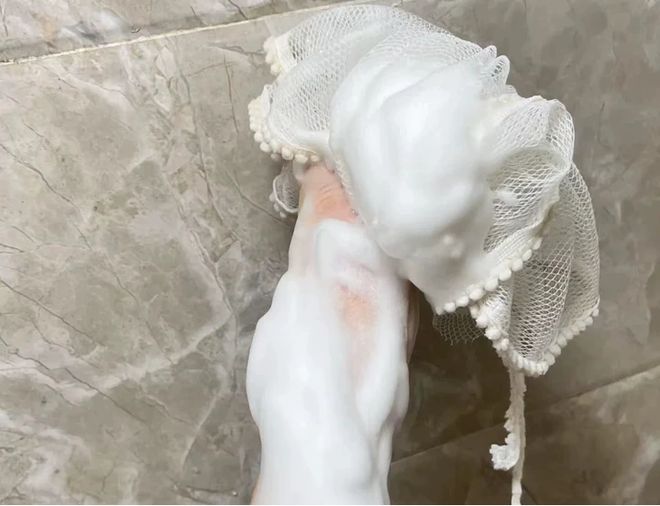 避坑指南+TOP3实测推荐告别干燥肌pg模拟器试玩2025保湿沐浴露选购